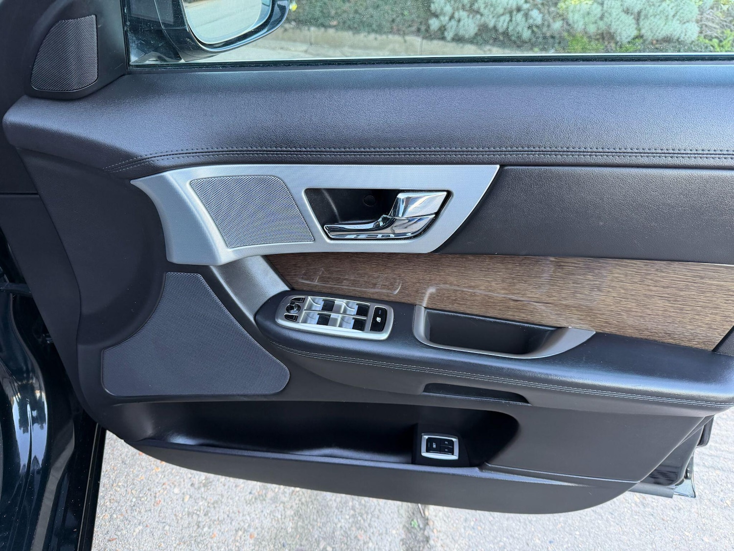 Used Jaguar XF 2011 for sale - 77724106: Photo 9