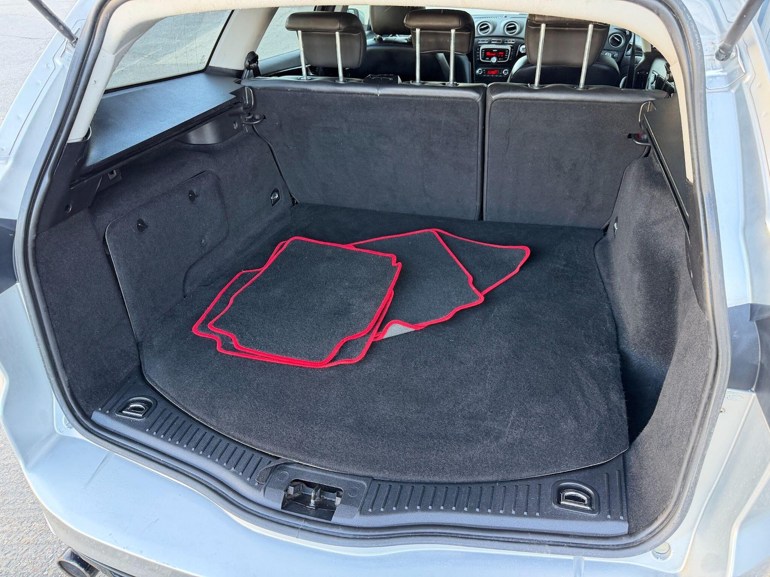 Used Ford Mondeo 2011 for sale - 78171430: Photo 28