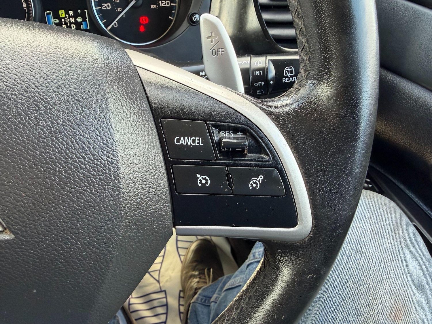 Used Mitsubishi Outlander 2015 for sale - 77853334: Photo 21