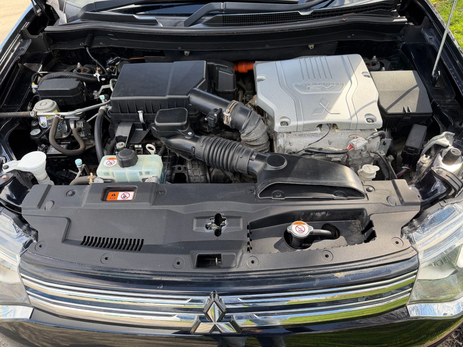 Used Mitsubishi Outlander 2015 for sale - 77853334: Photo 33