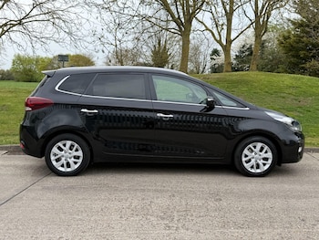 Used Kia Carens 2018 for sale - 78362092: Photo