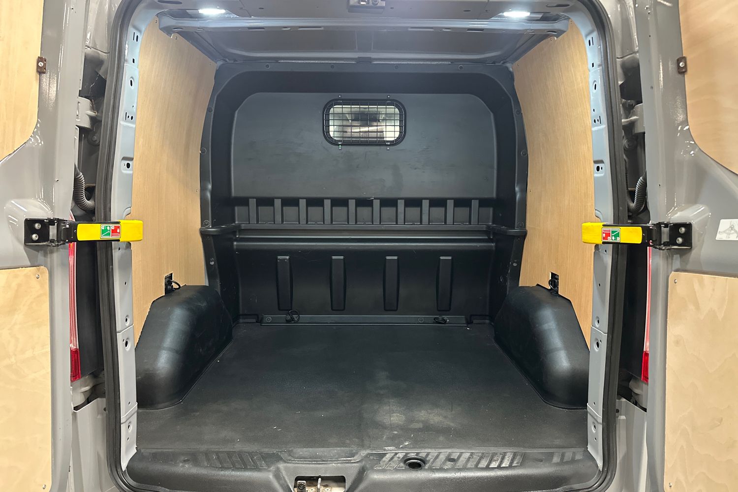 Used Ford Transit Custom 2024 for sale - 76974140: Photo 18