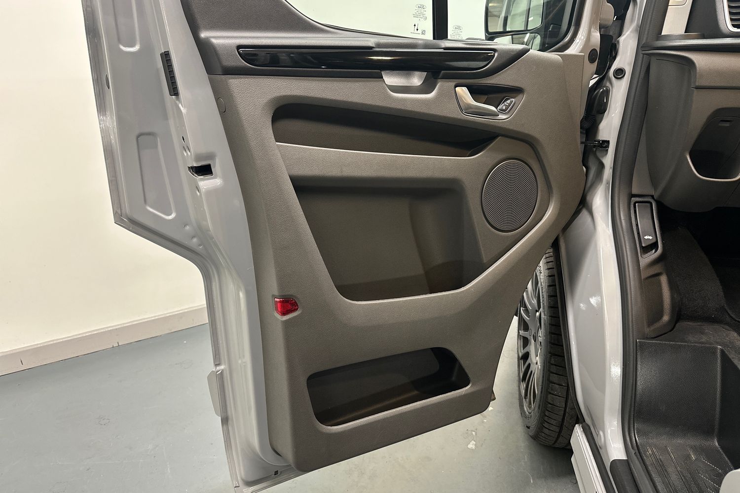 Used Ford Transit Custom 2023 for sale - 76426104: Photo 17