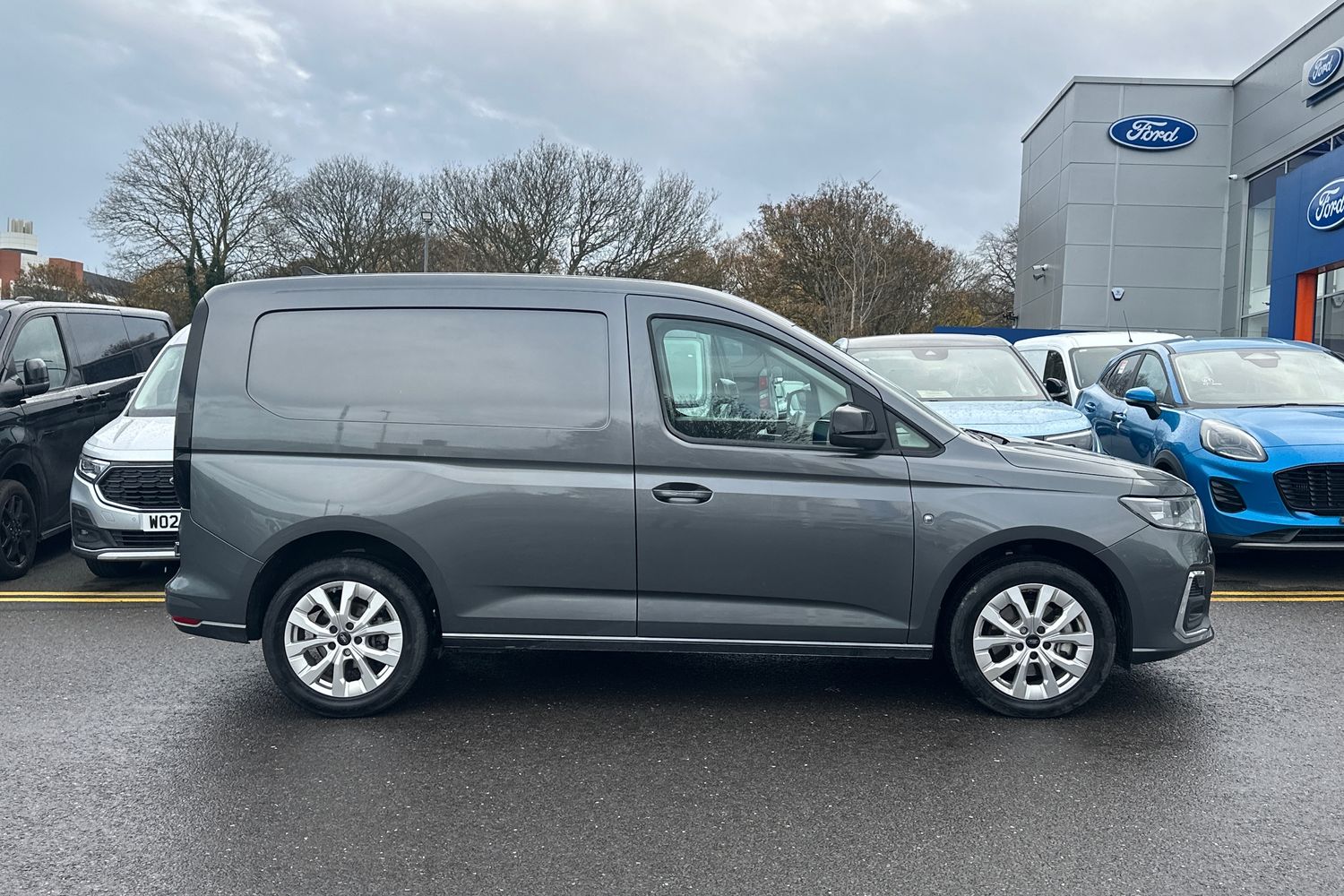 Used Ford Transit Connect 2025 for sale - 76492043: Photo 2