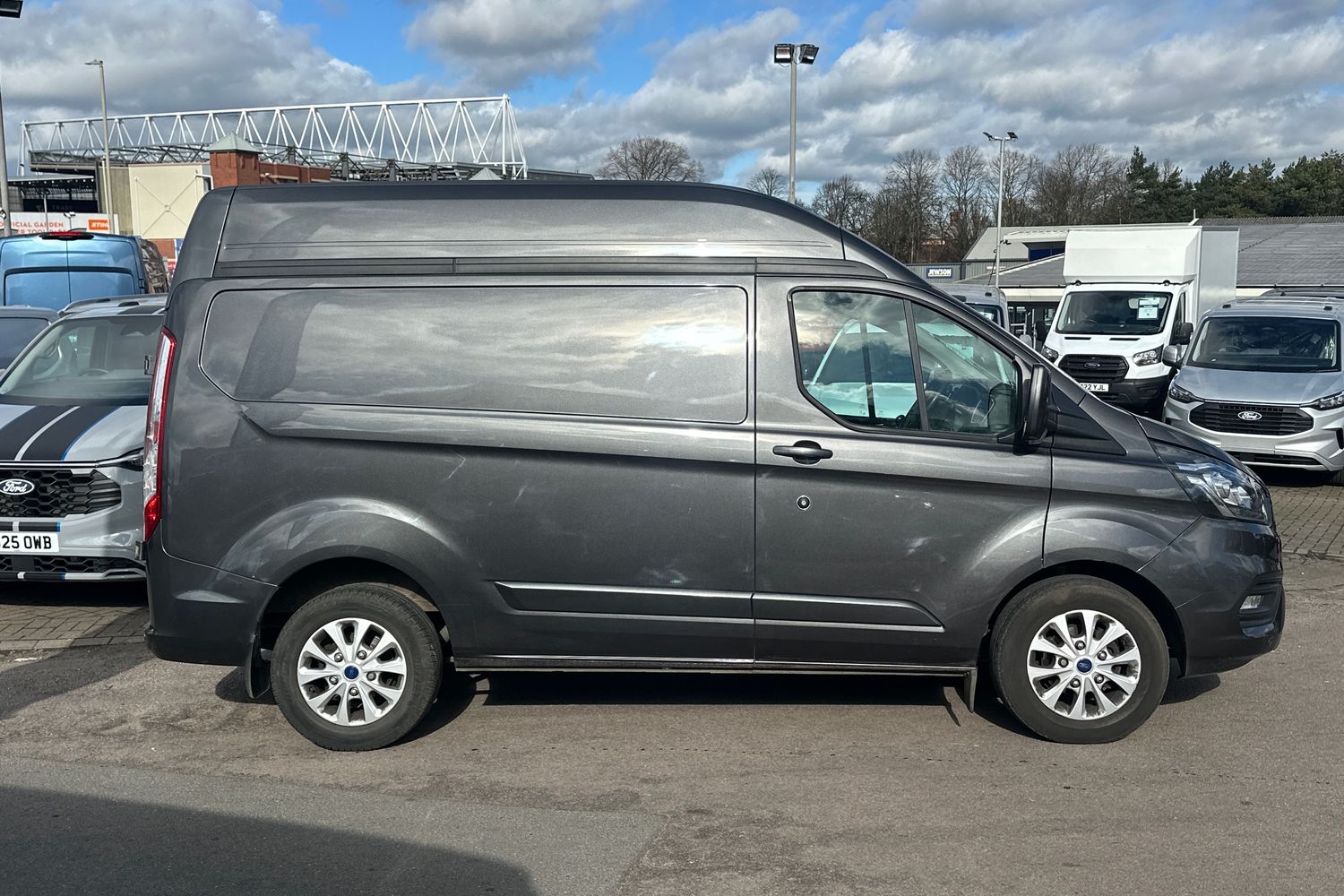 Used Ford Transit Custom 2022 for sale - 77815146: Photo 2