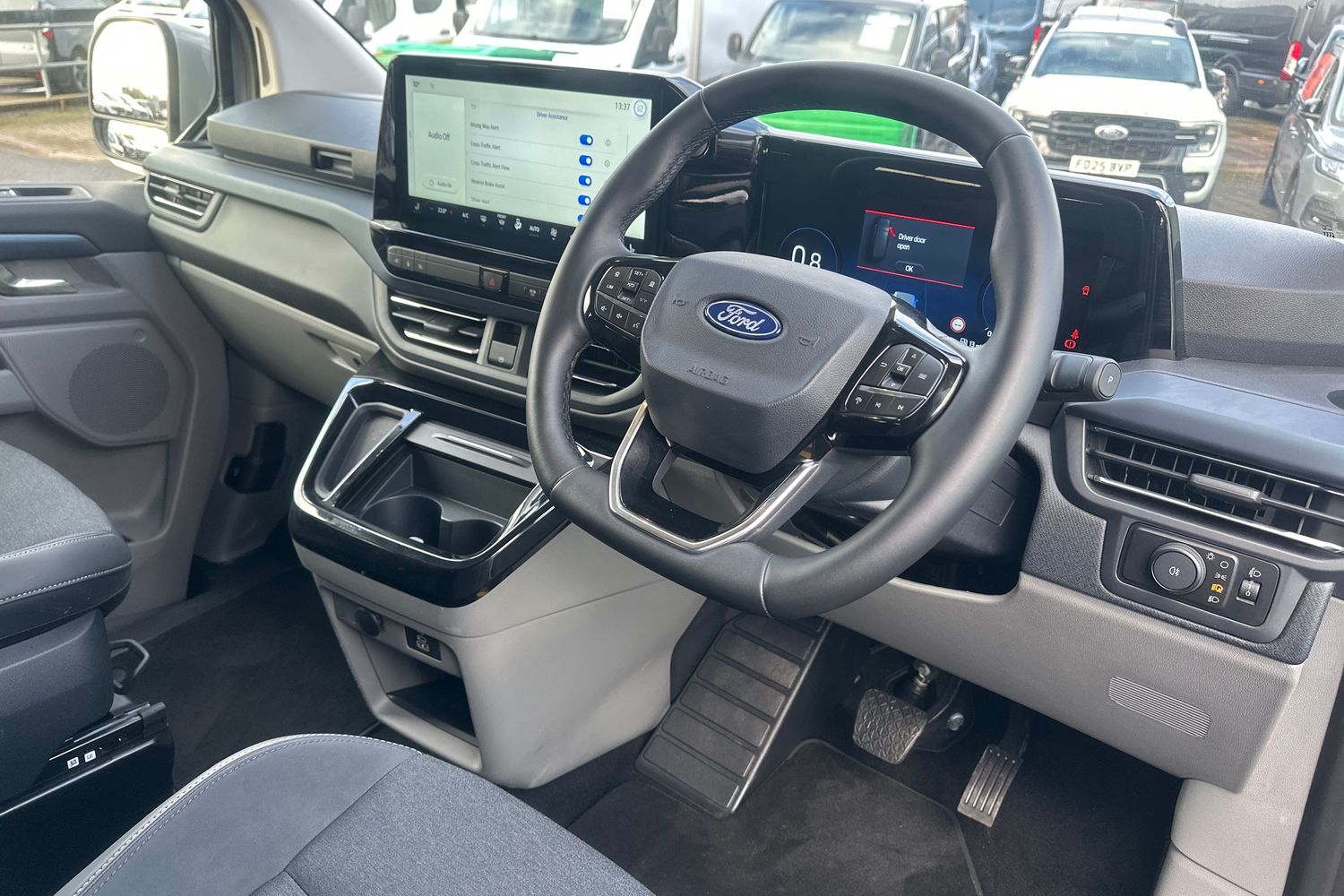 Used Ford Tourneo Custom 2025 for sale - 77272261: Photo 12