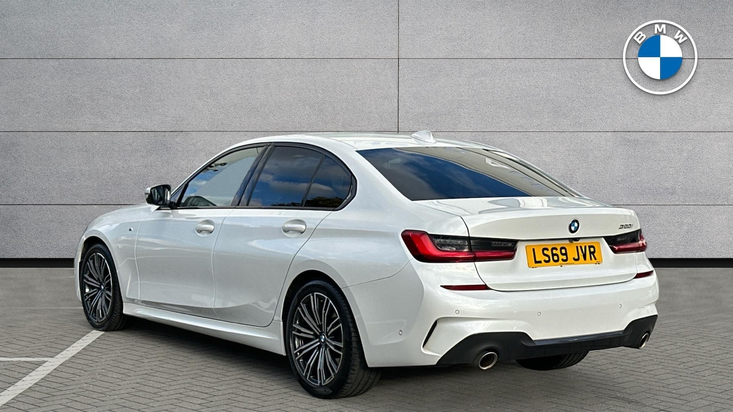 Used BMW 3 Series for sale - 77670814: Photo 2