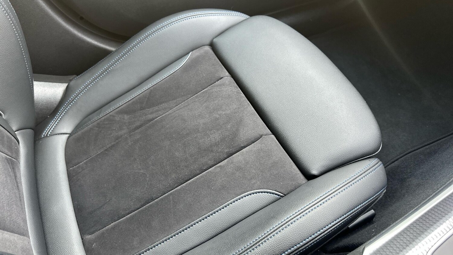 Used BMW 3 Series 2024 for sale - 77604556: Photo 29