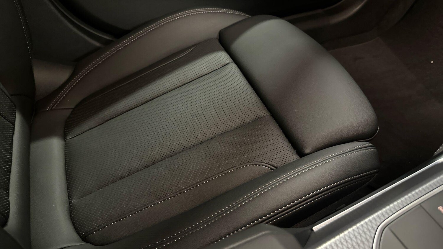 Used BMW i4 for sale - 78135833: Photo 25