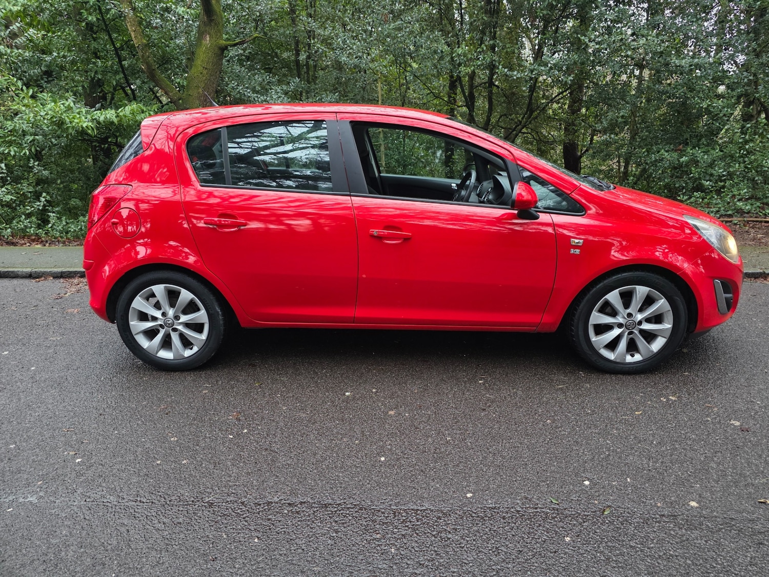 Used Vauxhall Corsa 2014 for sale - 77582237: Photo 2