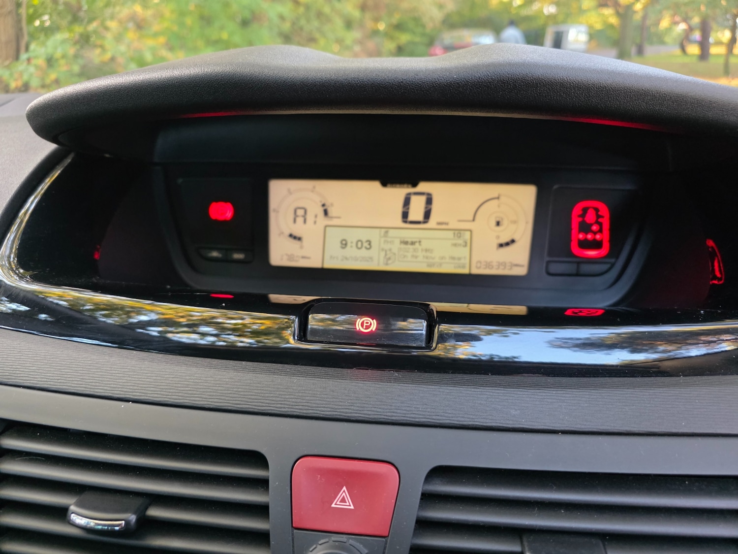 Used Citroen C4 Picasso 2013 for sale - 76352185: Photo 14