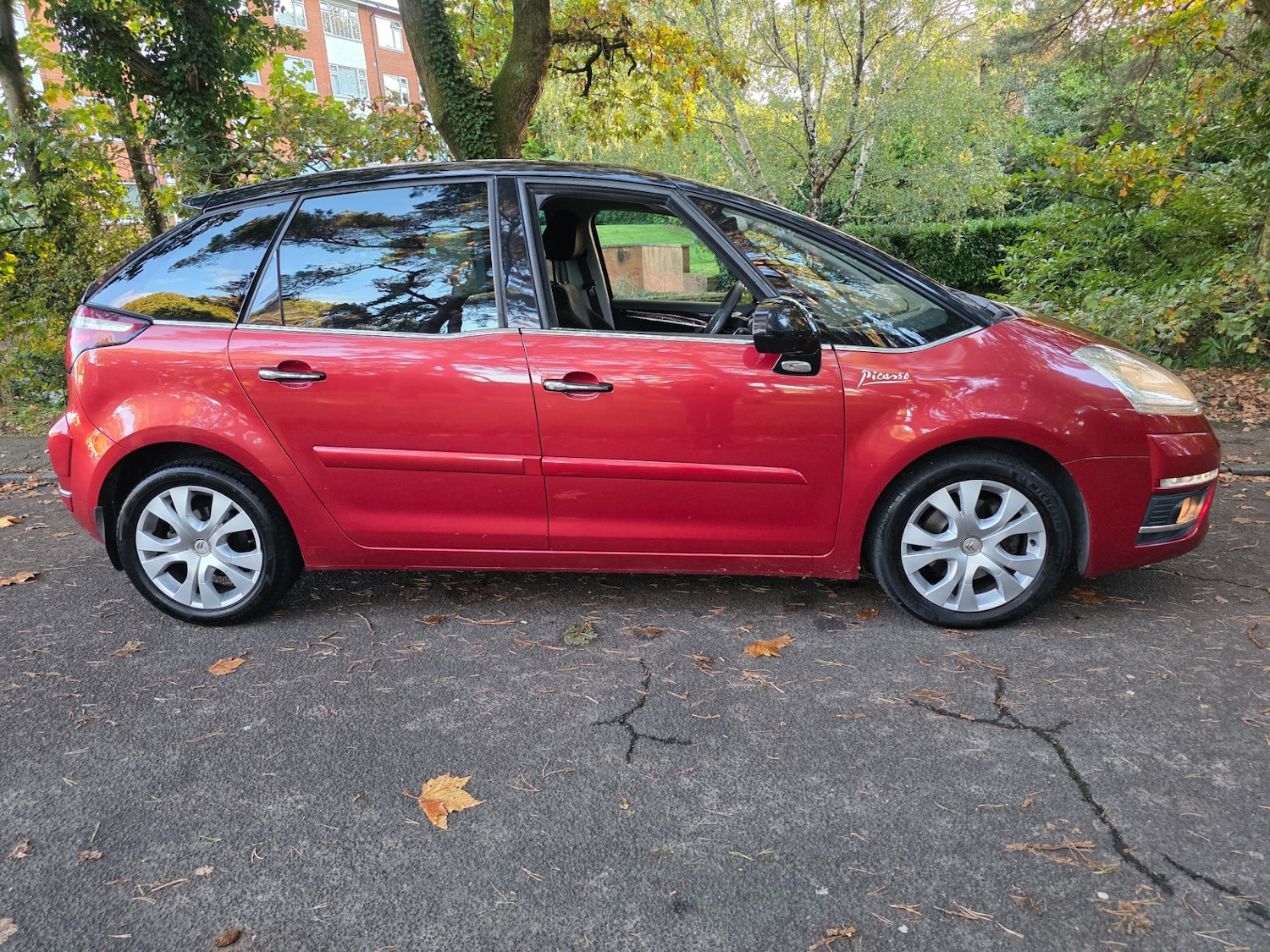 Used Citroen C4 Picasso 2013 for sale - 76352185: Photo 2