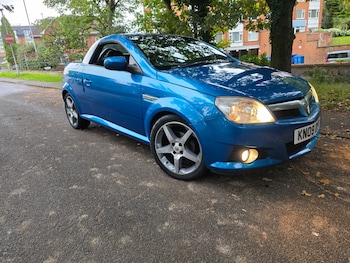 Used Vauxhall Tigra 2008 for sale - 76096919: Photo 2