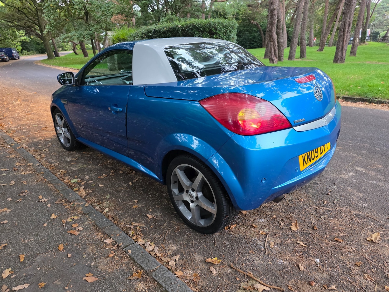 Used Vauxhall Tigra 2008 for sale - 76096919: Photo 6