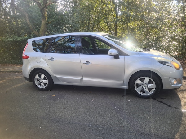Used Renault Grand Scenic 2011 for sale - 74114983: Photo 2