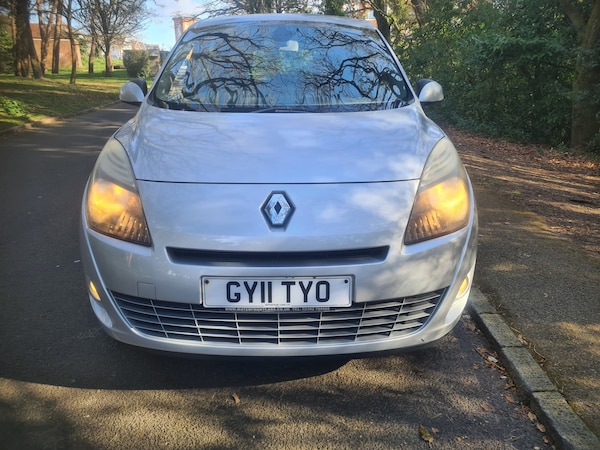 Used Renault Grand Scenic 2011 for sale - 74114983: Photo 8