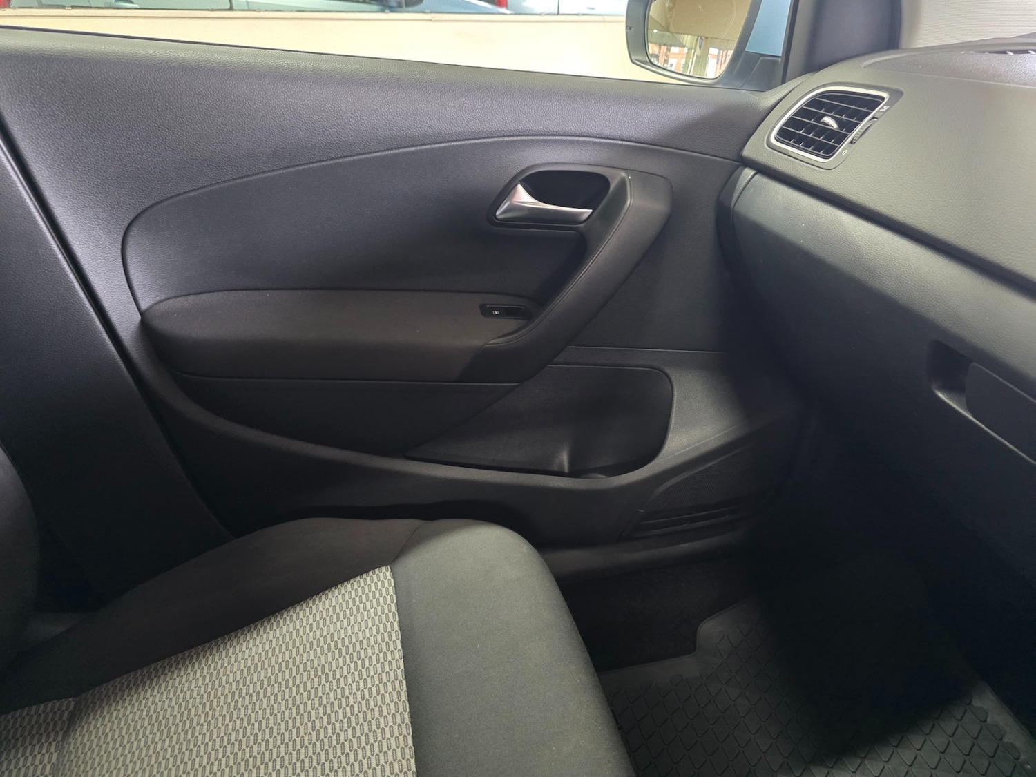 Used Volkswagen Polo 2013 for sale - 77024361: Photo 23