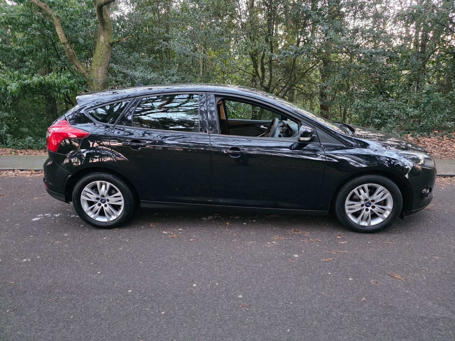 Used Ford Focus 2014 for sale - 77094352: Photo 2