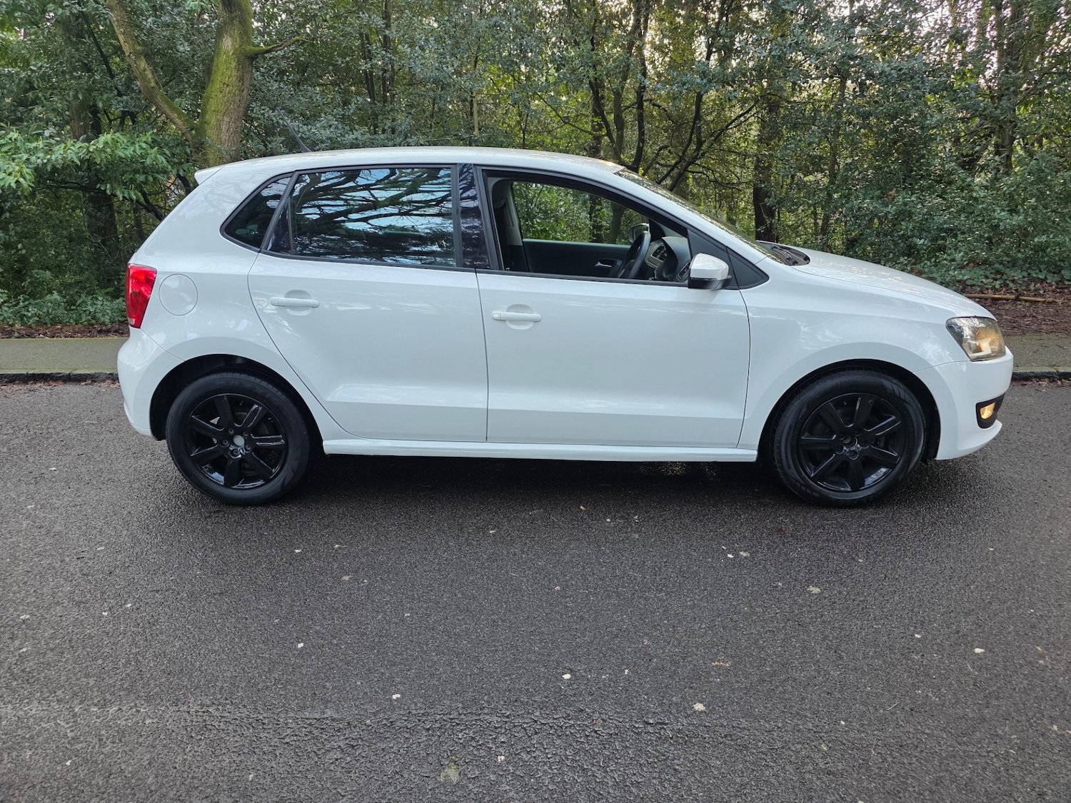 Used Volkswagen Polo 2012 for sale - 77700793: Photo 2