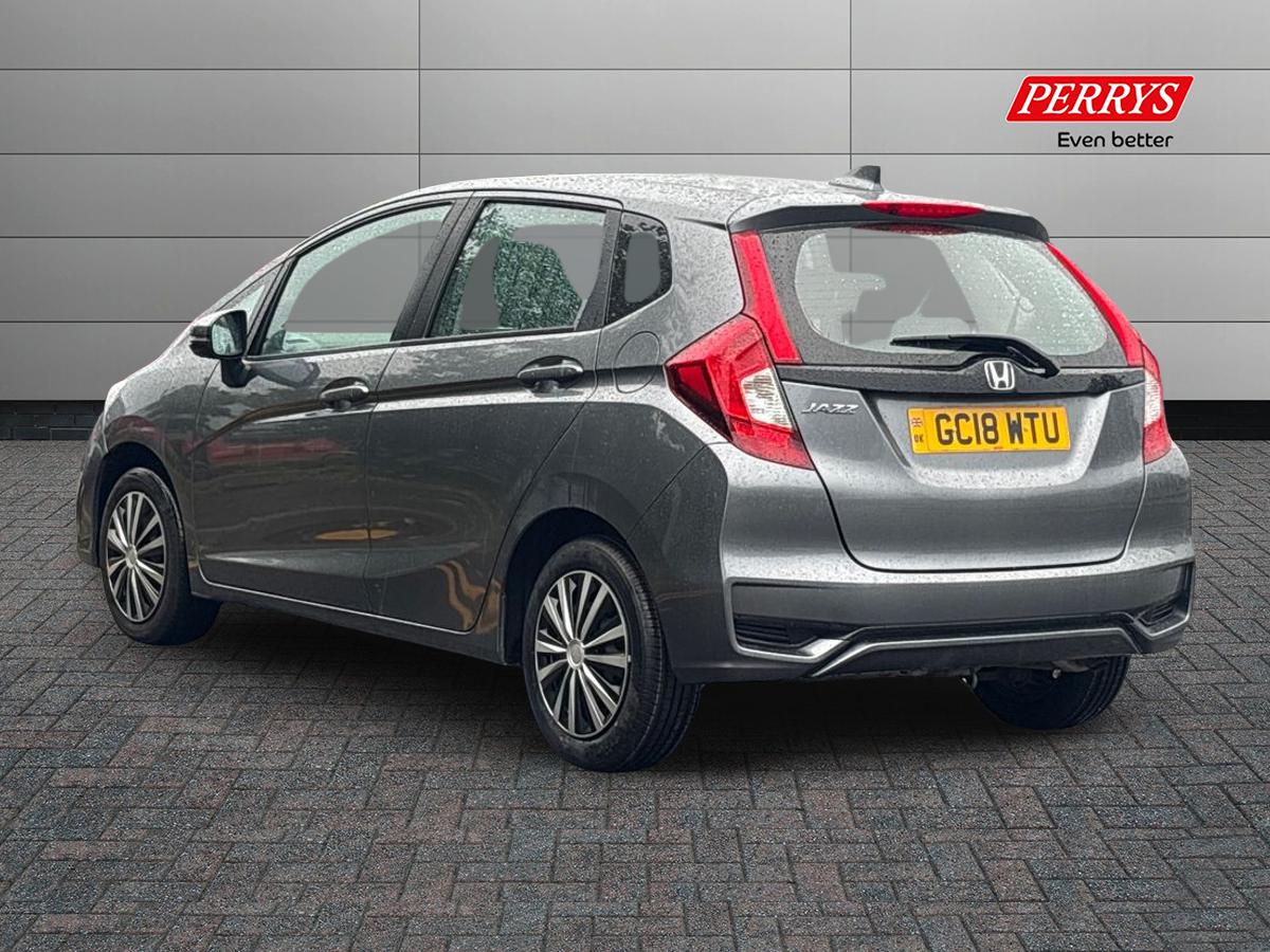 Used Honda Jazz 2018 for sale - 76565838: Photo 2