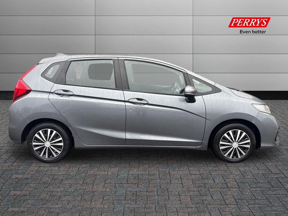 Used Honda Jazz 2018 for sale - 76565838: Photo 3