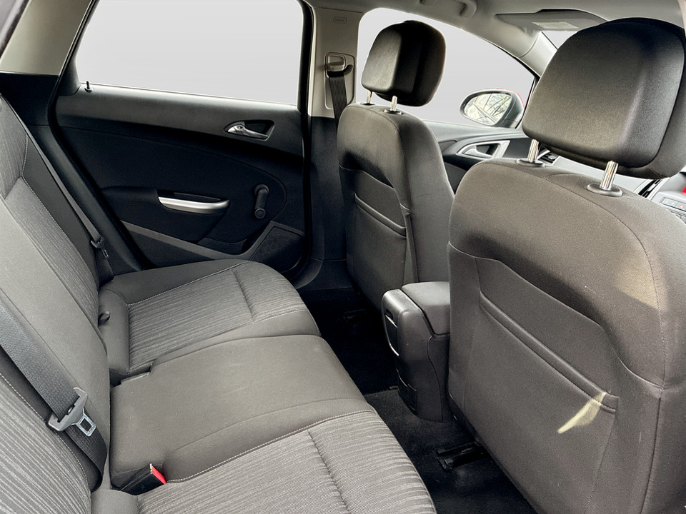 Used Vauxhall Astra 2011 for sale - 77872677: Photo 14