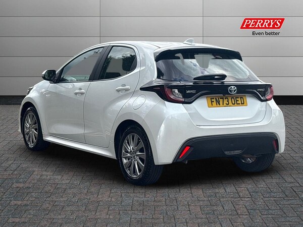 Used Toyota Yaris 2023 for sale - 75390792: Photo 2