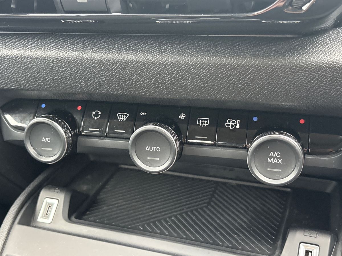 Used Citroen C4 2024 for sale - 76525882: Photo 12