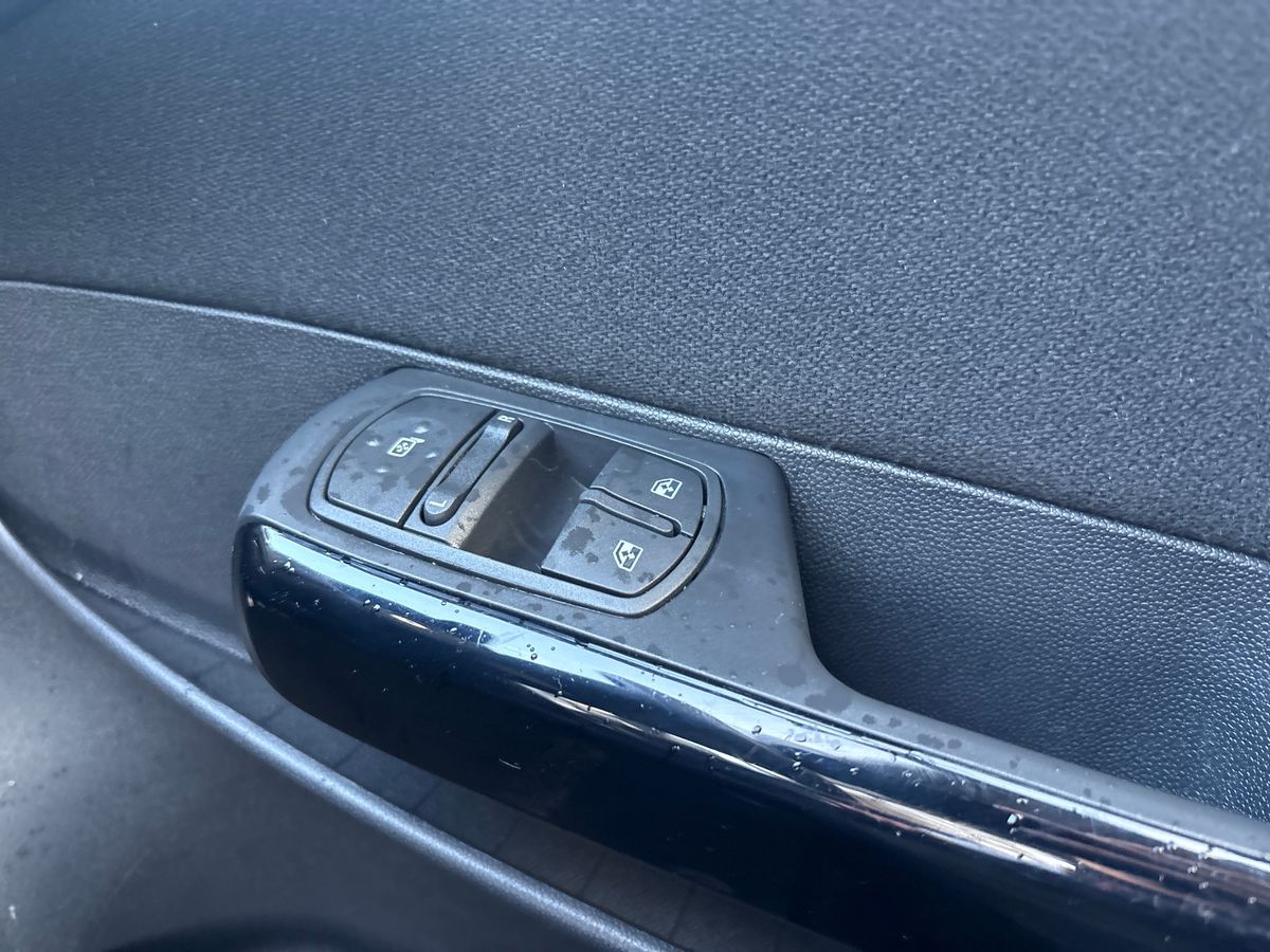 Used Vauxhall Corsa 2013 for sale - 77283281: Photo 18