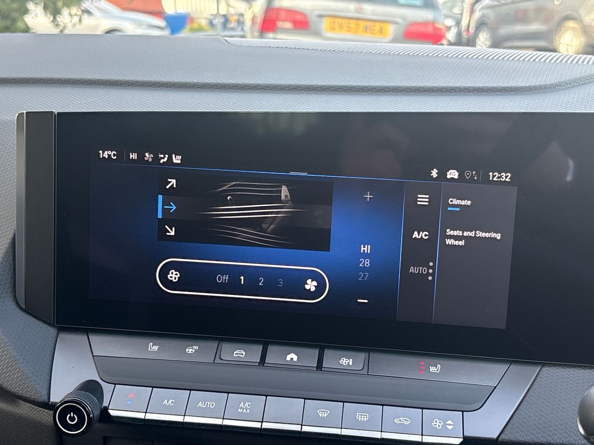 Used Vauxhall Astra 2025 for sale - 76736042: Photo 12