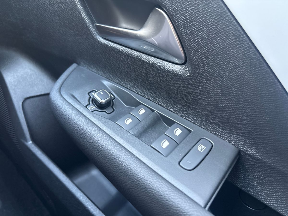 Used Vauxhall Astra 2025 for sale - 76736042: Photo 18