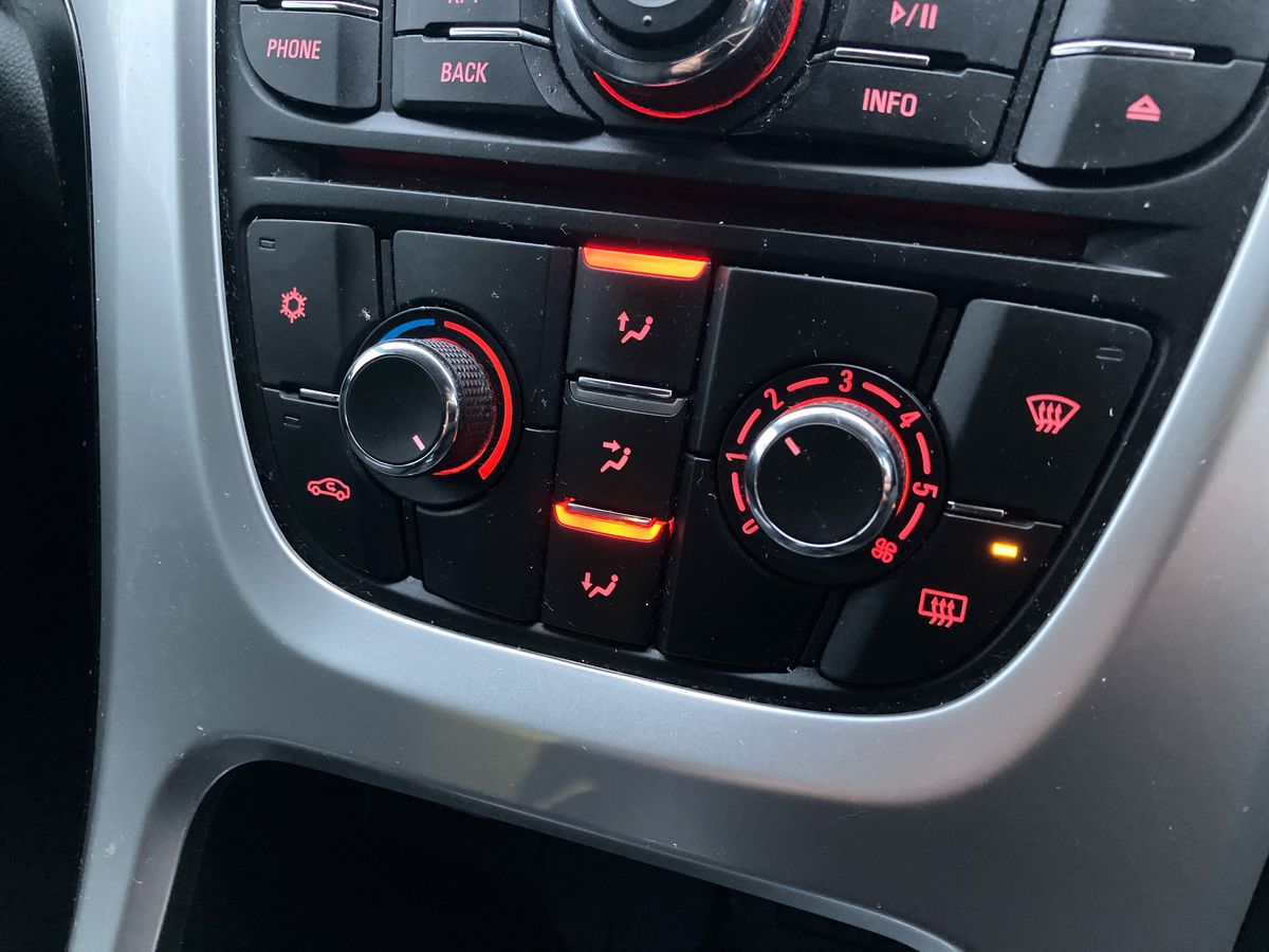 Used Vauxhall Astra 2015 for sale - 78092150: Photo 12