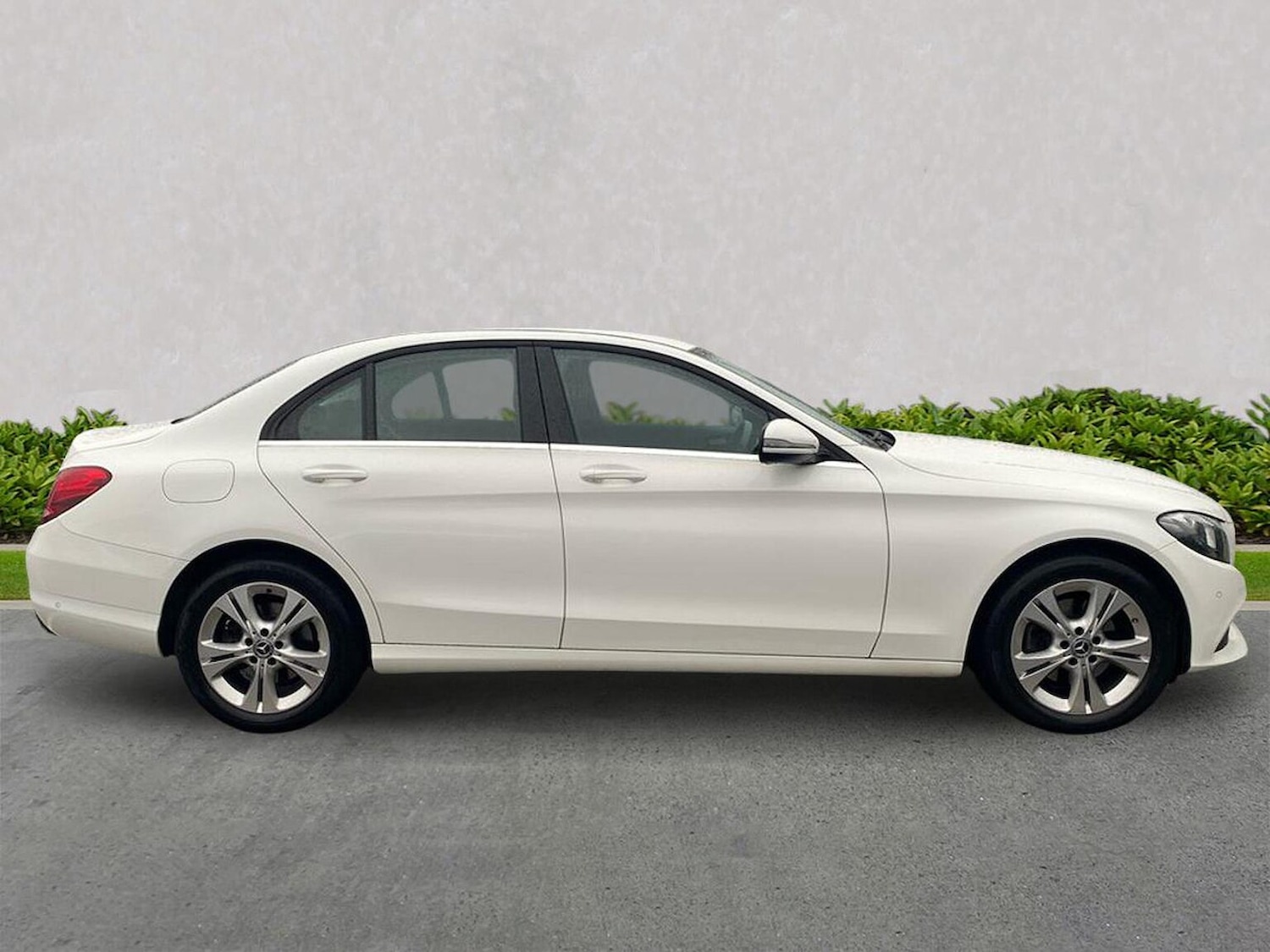 Used Mercedes-Benz C Class 2017 for sale - 76945887: Photo 3