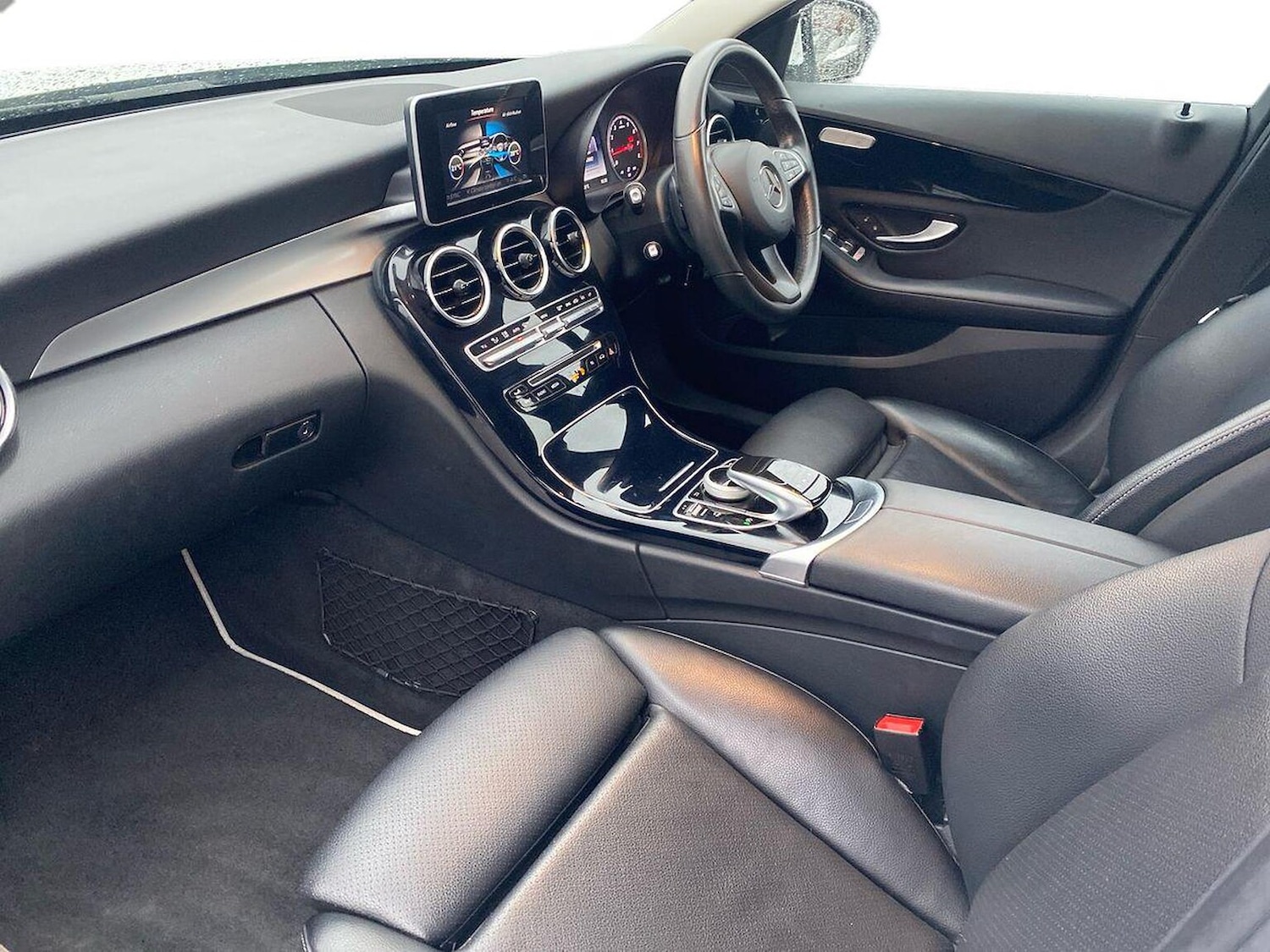 Used Mercedes-Benz C Class 2017 for sale - 76945887: Photo 7