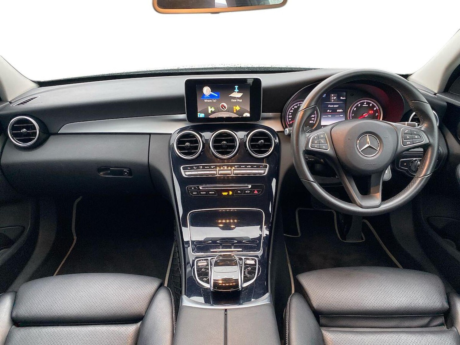 Used Mercedes-Benz C Class 2017 for sale - 76945887: Photo 8