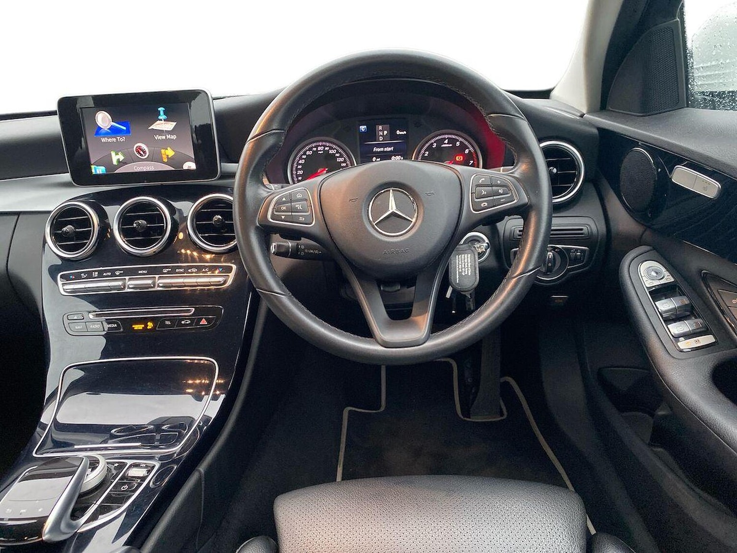 Used Mercedes-Benz C Class 2017 for sale - 76945887: Photo 9