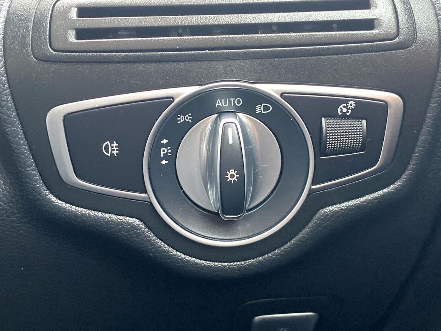 Used Mercedes-Benz GLC 2021 for sale - 76846033: Photo 22