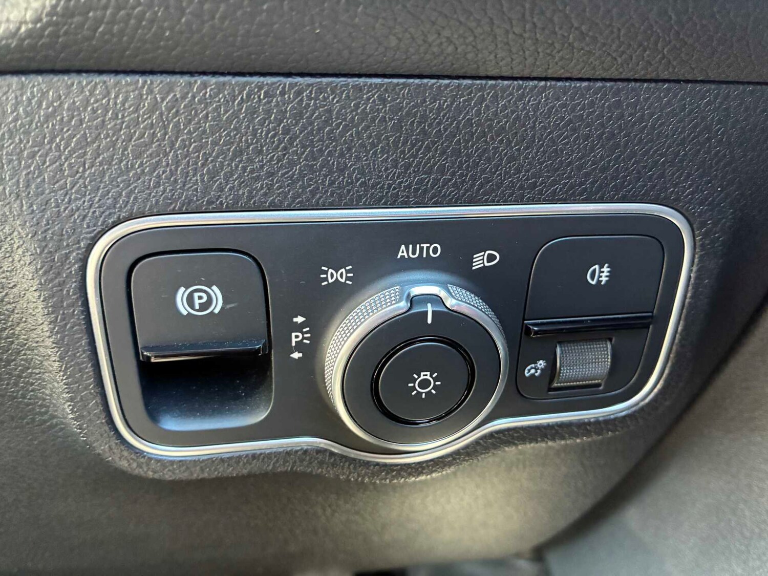 Used Mercedes-Benz GLB 2024 for sale - 78106329: Photo 27