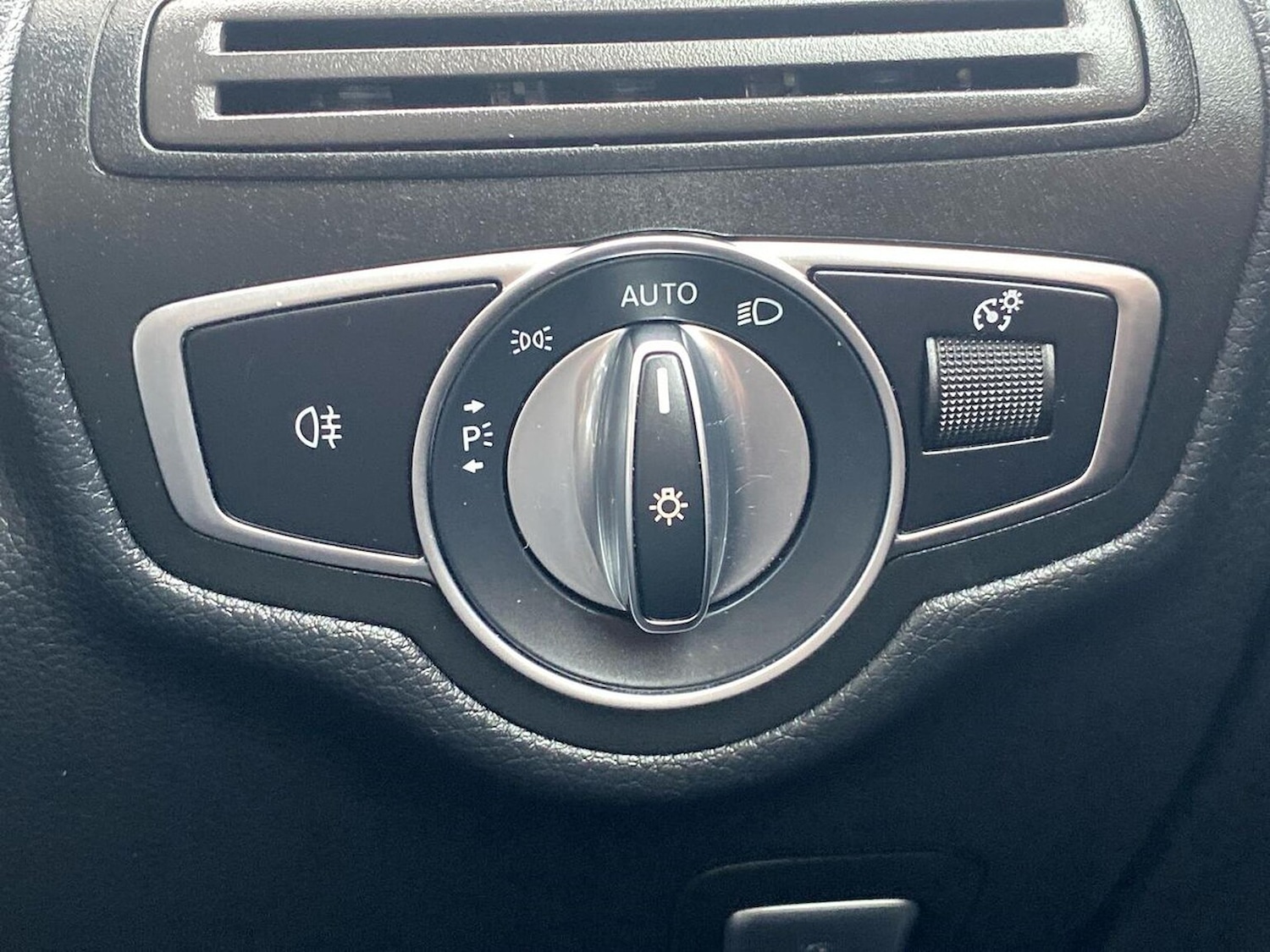 Used Mercedes-Benz GLC 2021 for sale - 76526121: Photo 22