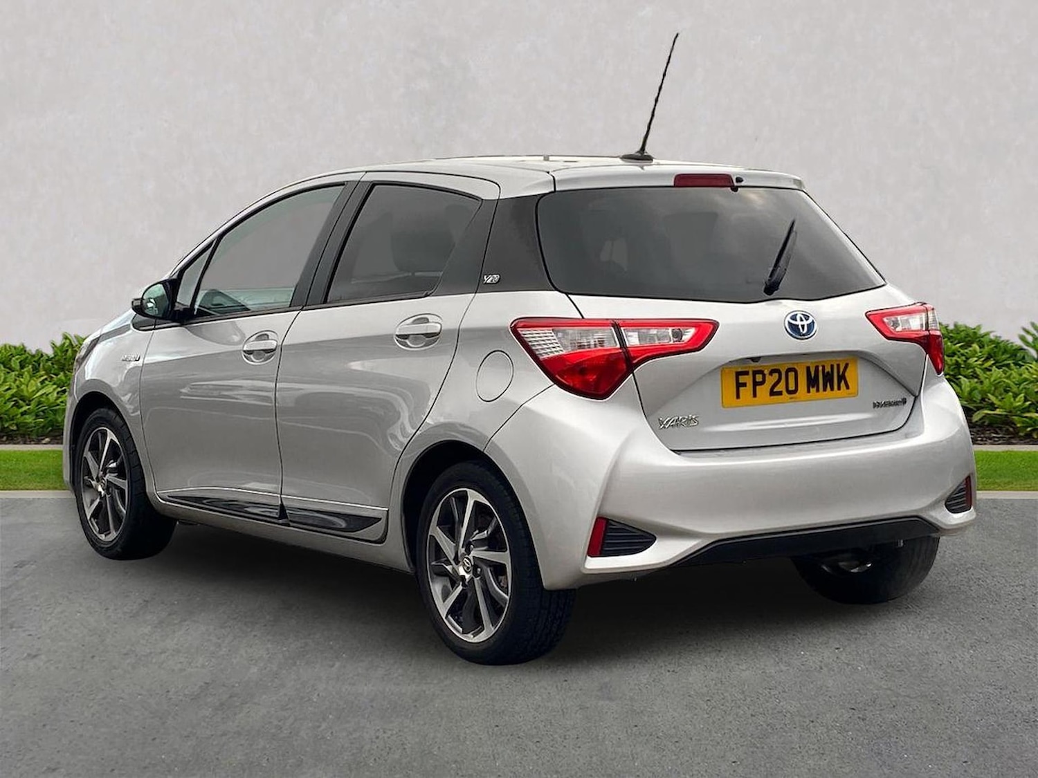 Used Toyota Yaris 2020 for sale - 76591430: Photo 2