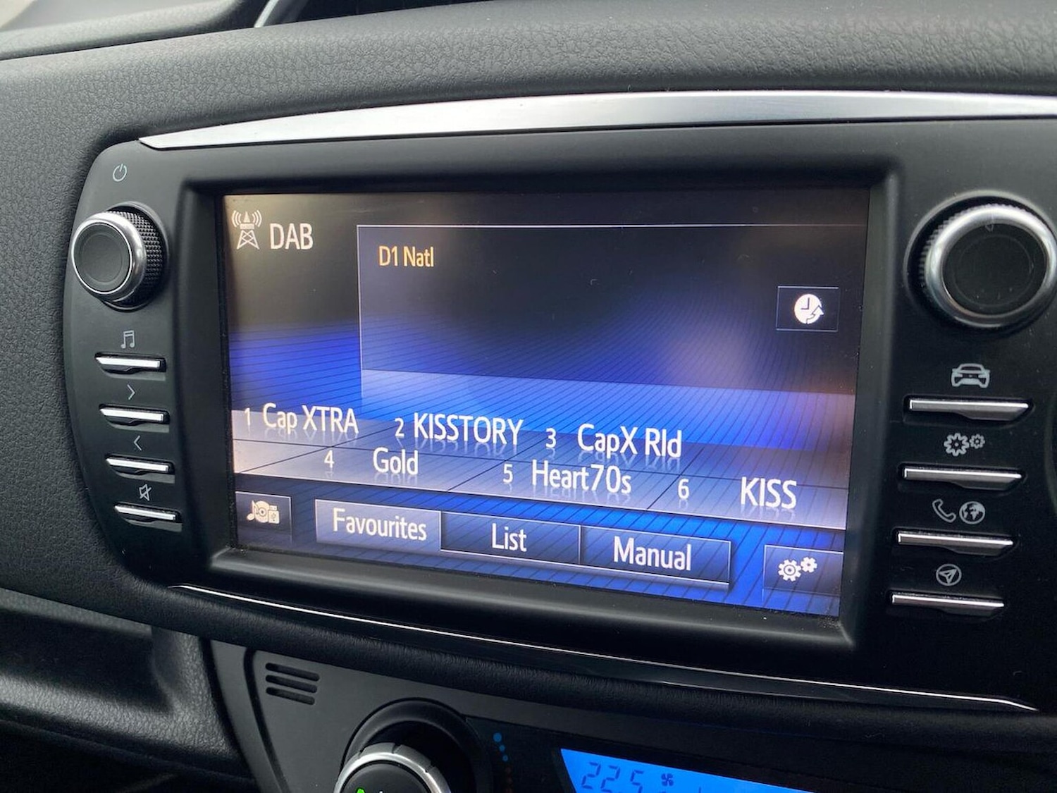 Used Toyota Yaris 2020 for sale - 76591430: Photo 25