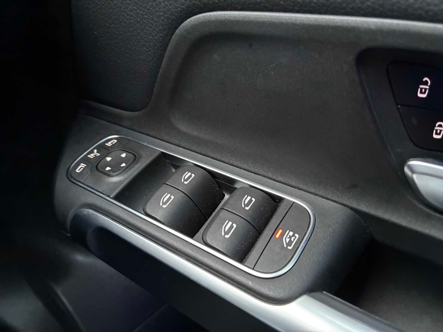 Used Mercedes-Benz EQB 2025 for sale - 78191652: Photo 27