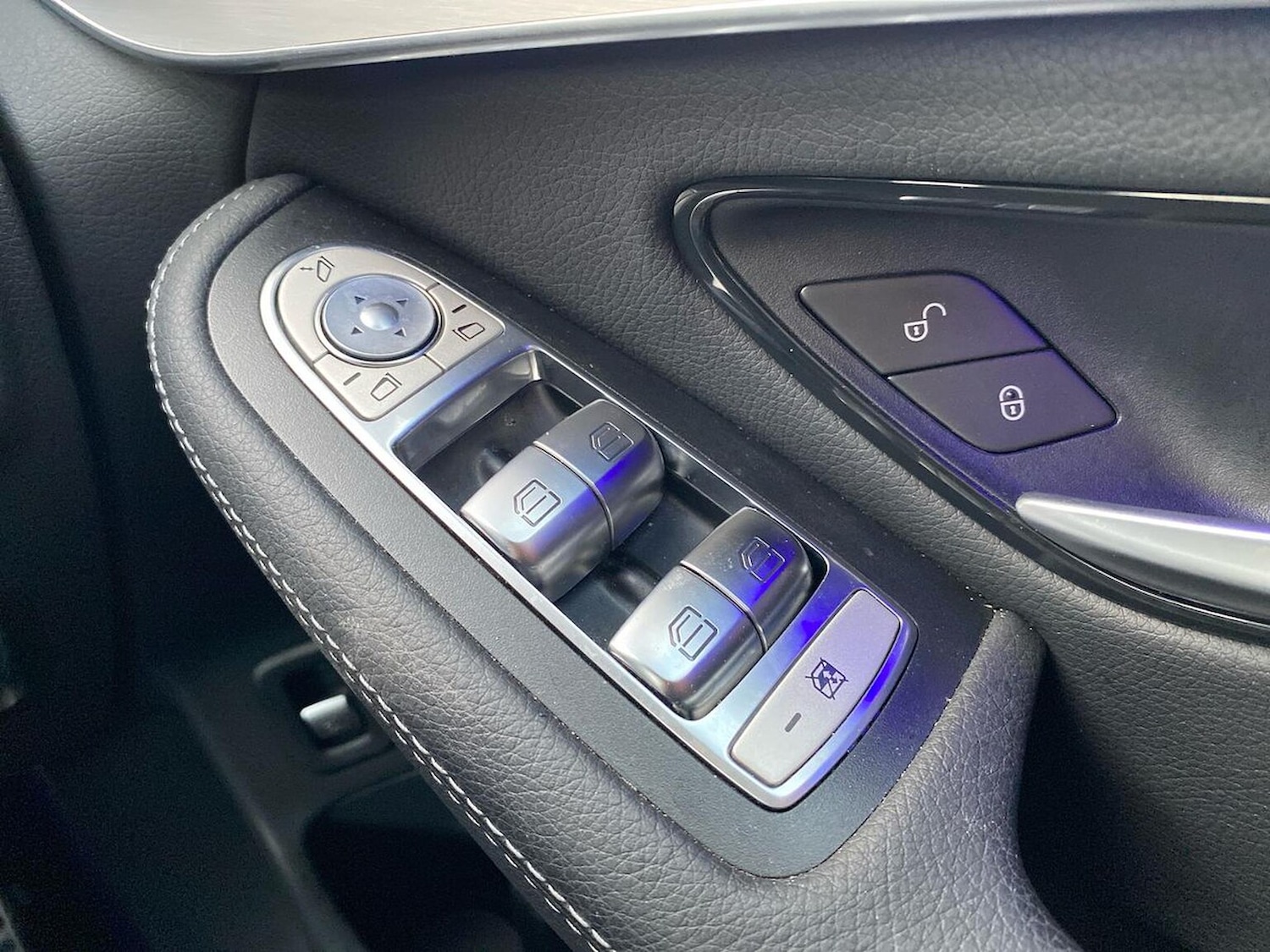 Used Mercedes-Benz GLC 2023 for sale - 76757062: Photo 21