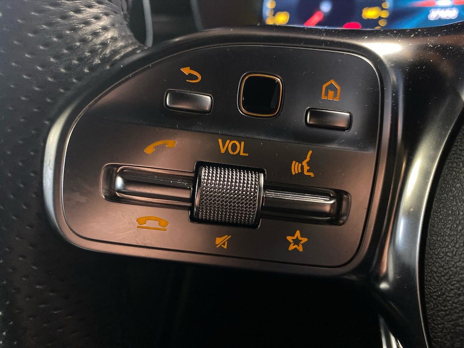 Used Mercedes-Benz GLC 2023 for sale - 76945888: Photo 26