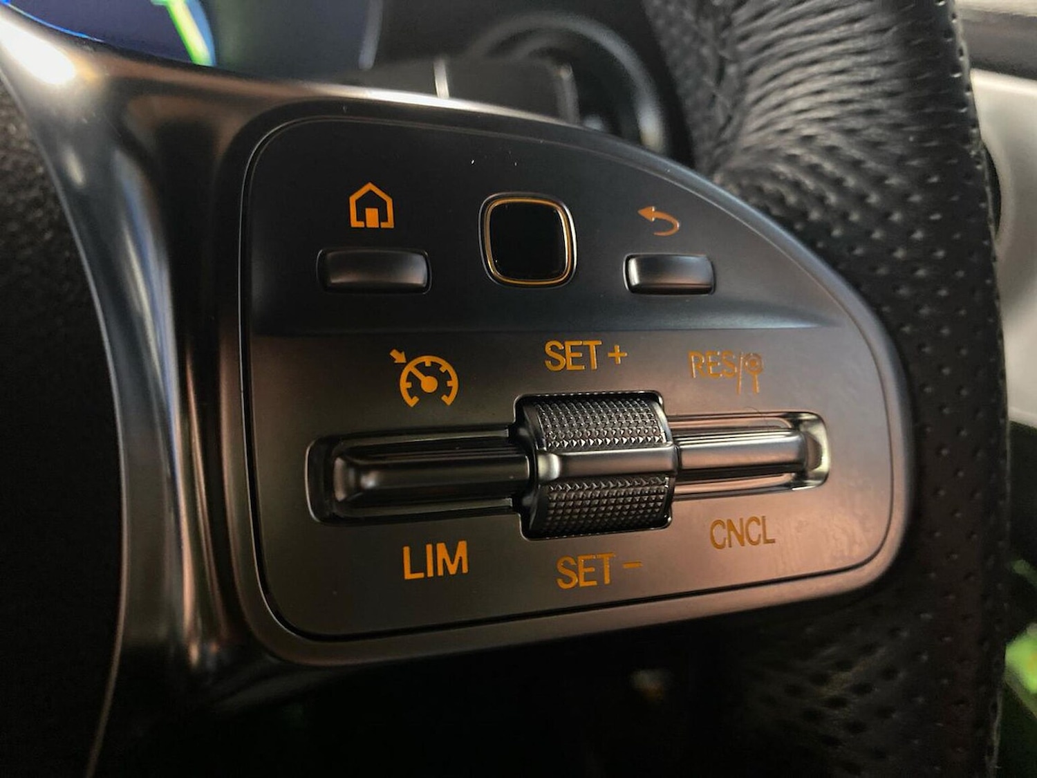 Used Mercedes-Benz GLC 2023 for sale - 76945888: Photo 27