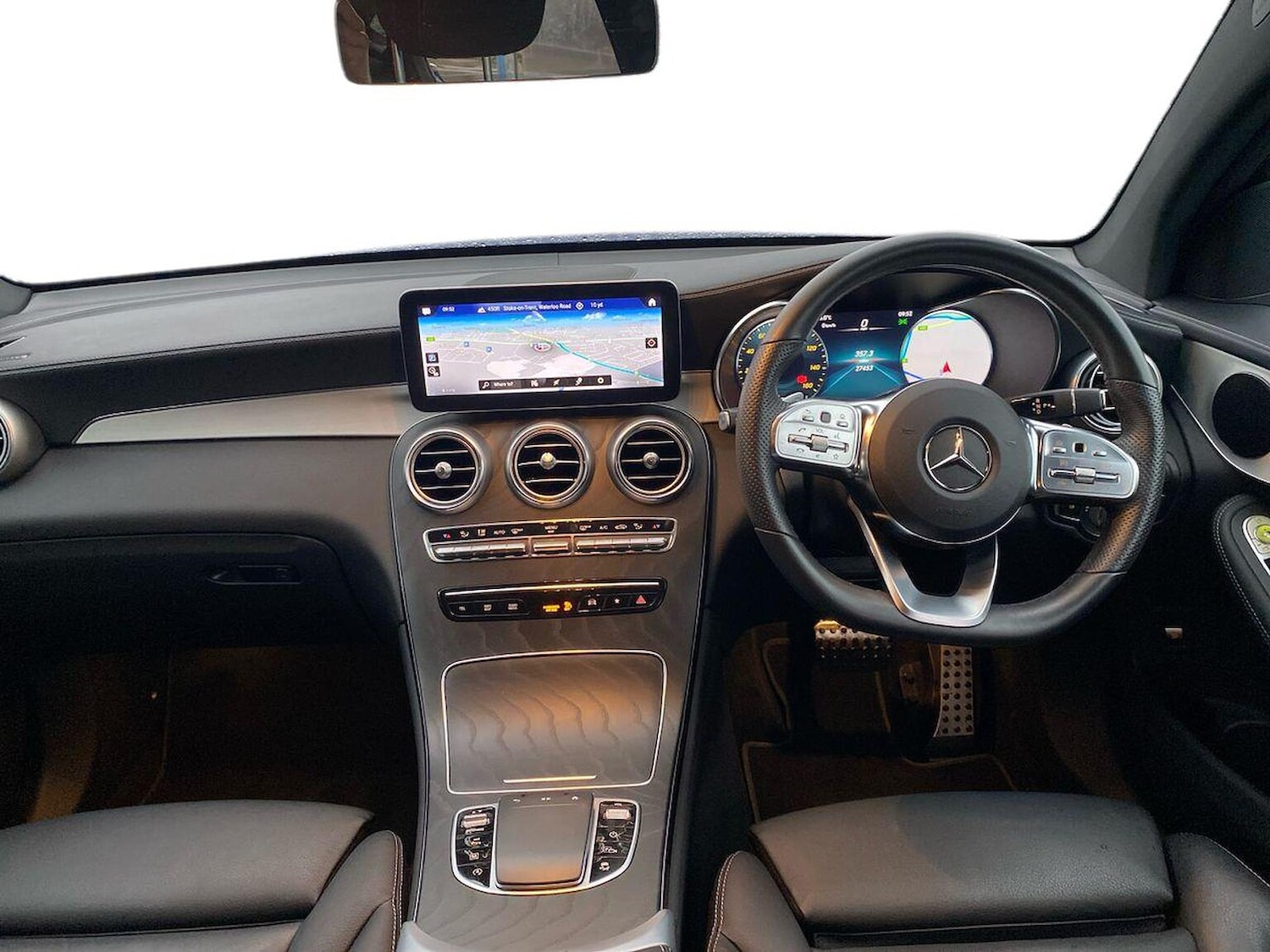 Used Mercedes-Benz GLC 2023 for sale - 76945888: Photo 8