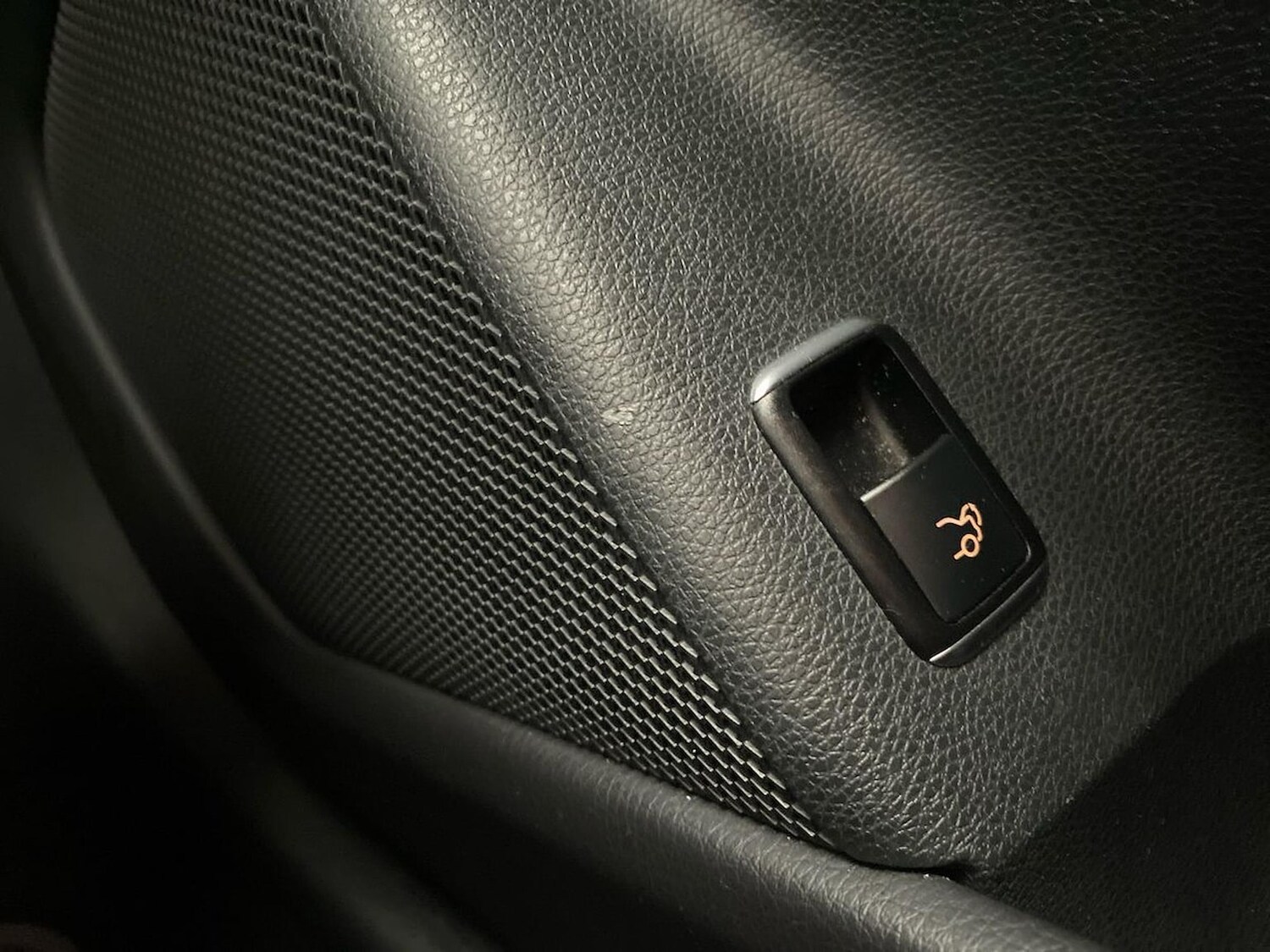 Used Mercedes-Benz CLA 2016 for sale - 76611605: Photo 30