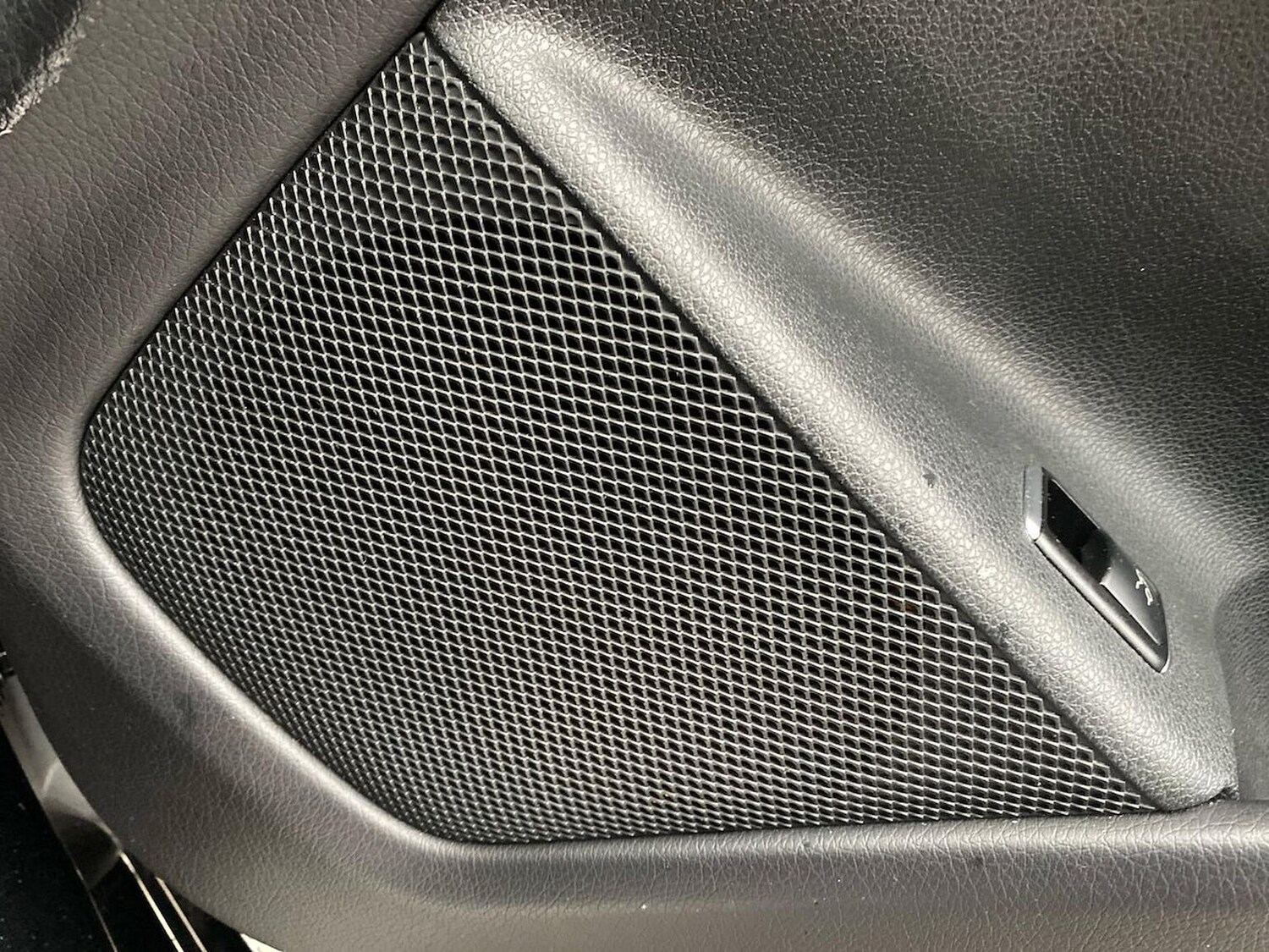 Used Mercedes-Benz CLA 2016 for sale - 76611605: Photo 31