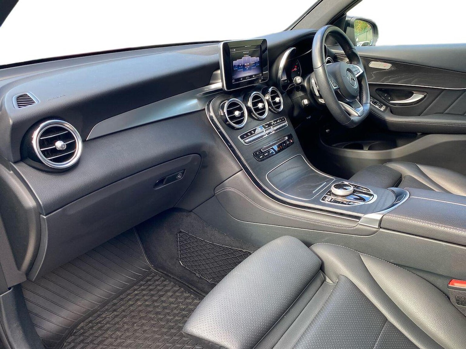 Used Mercedes-Benz GLC 2019 for sale - 76077746: Photo 7