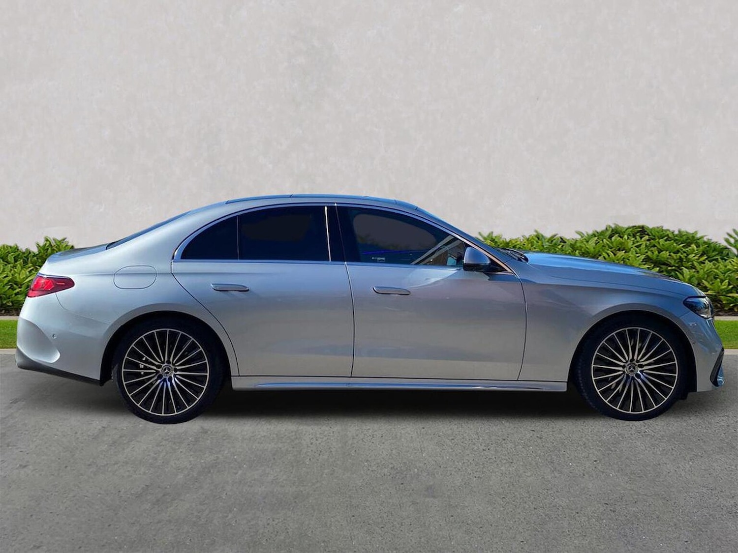 Used Mercedes-Benz E-Class 2024 for sale - 76064371: Photo 3